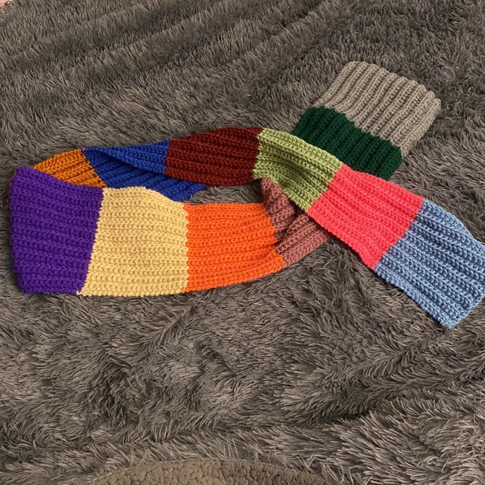 Knit scarf - Picture 5 of 5